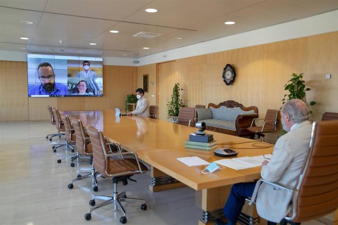 Villalobos y la presidenta de Covirán celebran una reunión por el 60 aniversario de la cooperativa