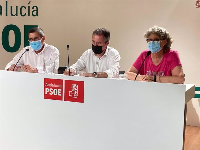 El candidato del PSOE-A a la Presidencia de la Junta, Juan Espadas, comparte una jornada de trabajo con la Comisión Ejecutiva del PSOE de Granada.