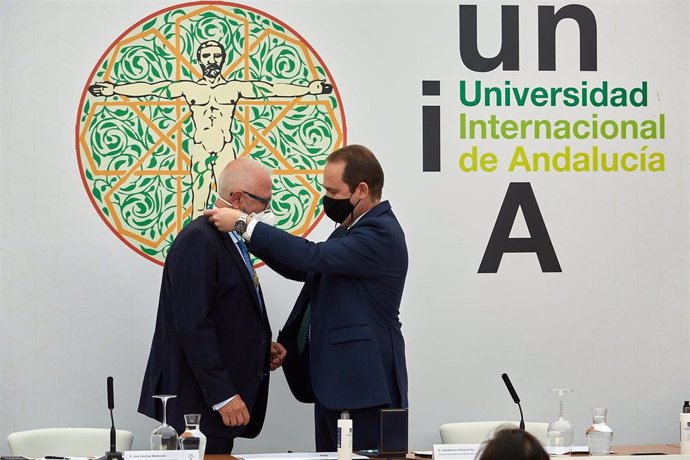 Entrega de la Medalla de Oro de la UNIA  a José Sánchez Maldonado