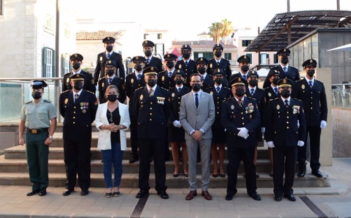 Casi 100 agentes de la XXXV promoción de la escala básica de Policía Nacional celebran su juramento en Baleares.