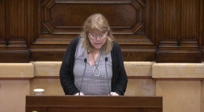 La consellera de Cultura de la Generalitat, Natlia Garriga, en el ple del Parlament