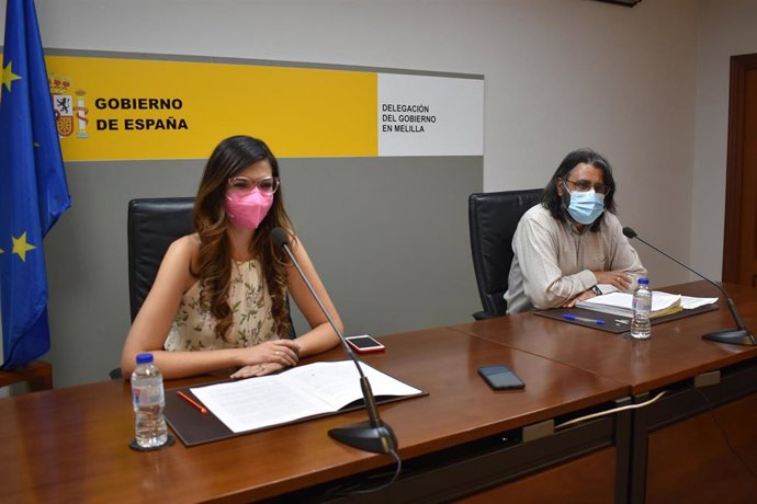 La delegada del Gobierno en Melilla y el director del Ministerio de Educación, este martes en rueda de prensa