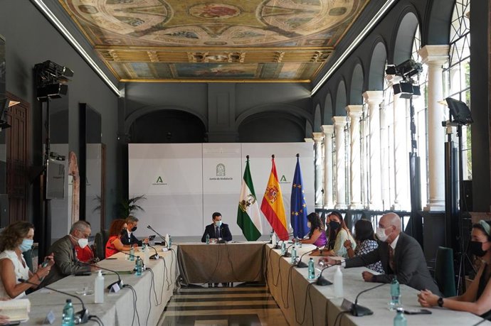 Reunión de Juanma Moreno con Cermi Andalucía