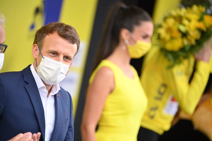 15 July 2021, France, Luz Ardiden: French President Emmanuel Macron attends the awards ceremony of the eighteenth stage of the 108th edition of the Tour de France cycling race, 129.7 km from Pau to Luz Ardiden. Photo: David Stockman/BELGA/dpa