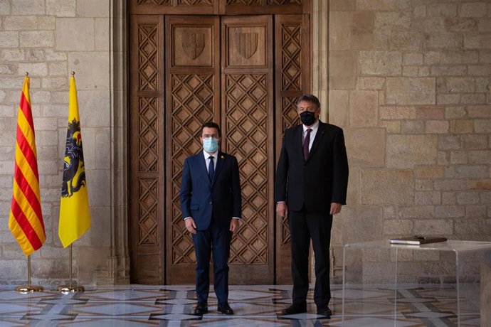 El presidente de la Generalitat, Pere Aragons, y el presidente de Flandes, Jan Jambon