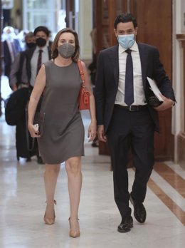 La portavoz del PP en el Congreso, Cuca Gamarra, a su llegada a una sesión plenaria en el Congreso 