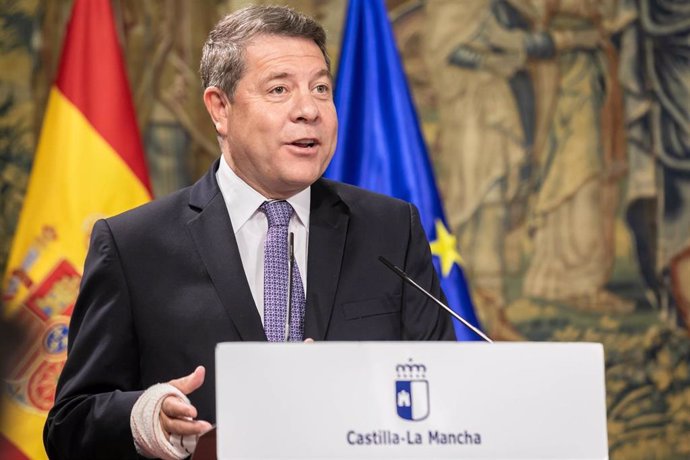 ToEl presidente de Castilla-La Mancha, Emiliano García-Page, preside en el Palacio de Fuensalida, la firma del acuerdo para la puesta en marcha del Plan Corresponsables entre el Gobierno autonómico, los agentes sindicales y la FEMP-CLM.