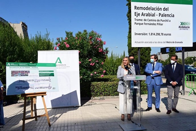 La consejera de Fomento, Infraestructuras y Ordenación del Territorio, Marifrán Carazo, ha anunciado el inicio de las obras del segundo tramo del eje Arabial-Palencia, en Granada.