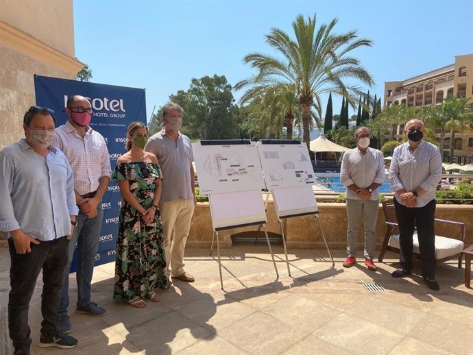 El vicepresidente Juan Pedro Yllanes, durante la visita al hotel Insotel Fenicia en Ibiza.