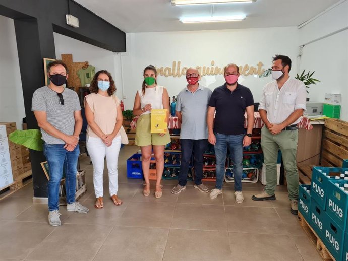 El conseller Mir y la consellera de la Comunidad Valenciana, Mireia Moll.