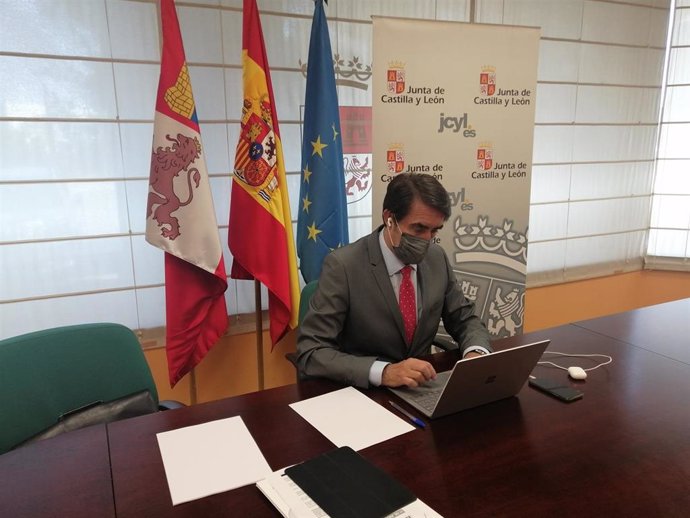 El consejero de Fomento y Medio Ambiente, Juan Carlos Suárez-Quiñones, participa en la Sectorial Vivienda, Urbanismo y Suelo.