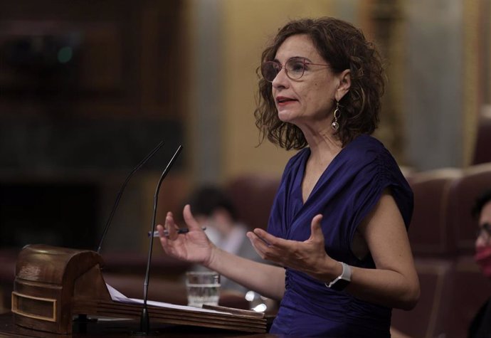 La ministra de Hacienda y Función Pública, María Jesús Montero, interviene este miércoles en el Congreso.