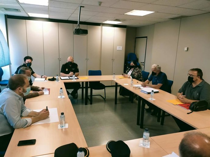 El concejal de Protección Ciudadana, Aarón Cano, se reúne con hosteleros de Honduras y Cedro