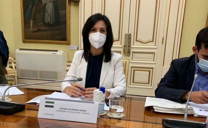 La consejera de Educación y Empleo, Esther Gutiérrez
