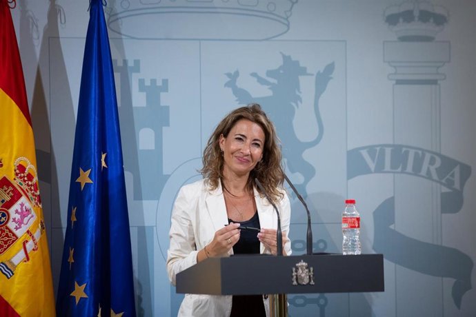 La ministra de Transportes, Movilidad y Agenda Urbana, Raquel Sánchez, interviene durante la firma de protocolos para el desarrollo de la Agenda Urbana con siete municipios y la Diputación de Barcelona, en la Delegación del Gobierno, a 19 de julio de 20