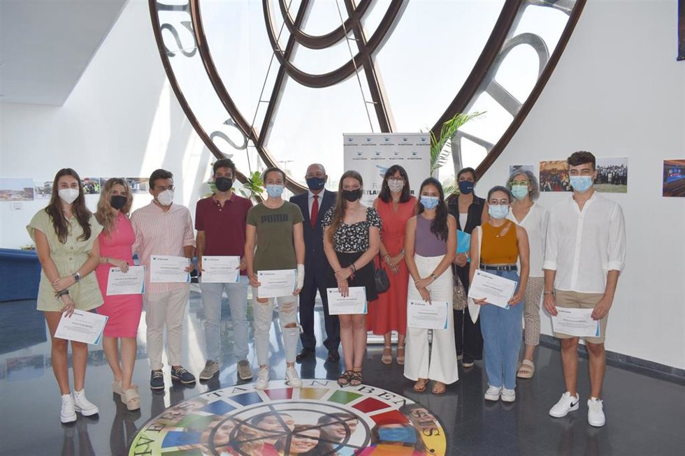 La Fundación Atlantic Copper concede 15 becas internacionales a estudiantes de la Onubense.