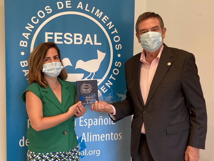 La Fundación Cepsa recibe el reconocimiento 'Estrellas Covid-19' de Fesbal por su apoyo a los Bancos de Alimentos.