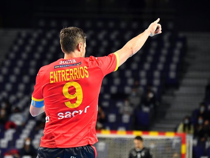 Archivo - Raúl Entrerríos en un partido con la selección española