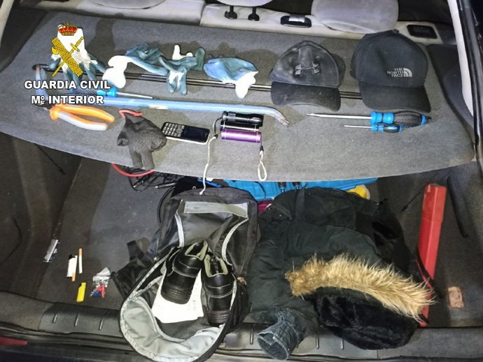 Cuatro detenidos de una banda especializada en cometer robos rápidos en camiones en Toledo y Madrid