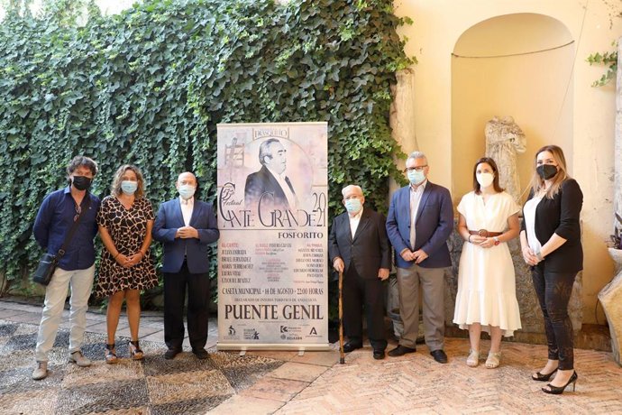 Autoridades en la presenación del Festival de Cante Grande 'Fosforito' de Puente Genil.