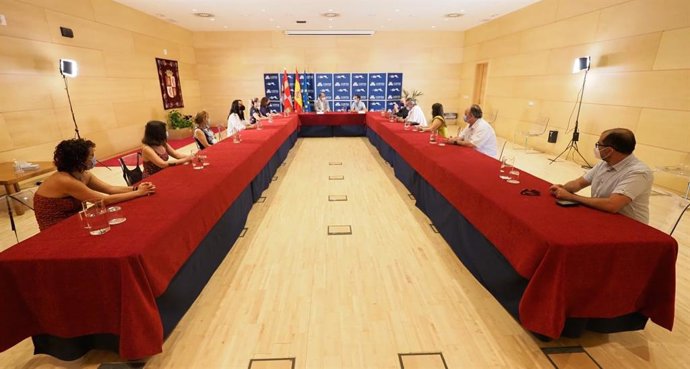 Fuente y Andrés junto al resto de miembros de la Junta directiva de CCOO en la Comunidad.