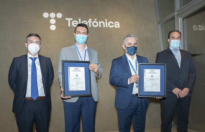 Entrega de los certificados en ENS de Aenor a Telefónica España.