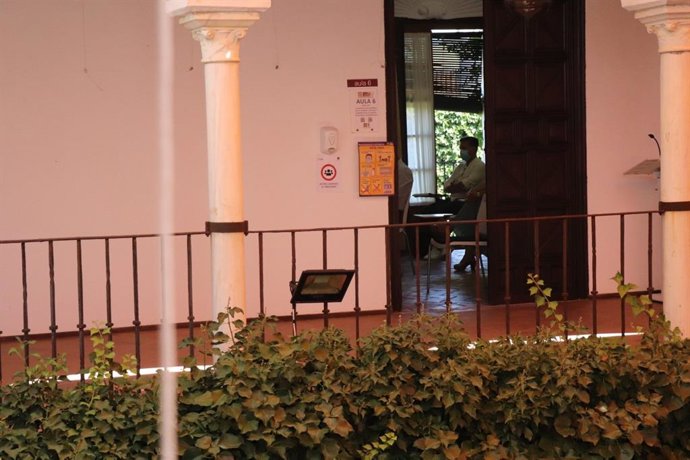 Sede Olavide en Carmona-Rectora Rosario Valpuesta,  donde se imparten los Cursos de Verano de la UPO en Carmona (Sevilla)