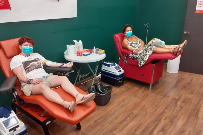 Archivo - Donantes de sangre del ICHH