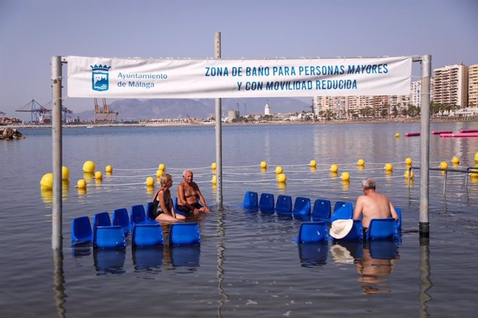 Zona de baño adaptada para uso de personas con dificultad de movilidad en Málaga capital
