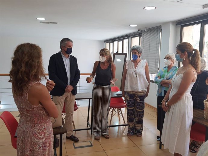 Mata y Belmonte visitan la sede de Afammer en Almería