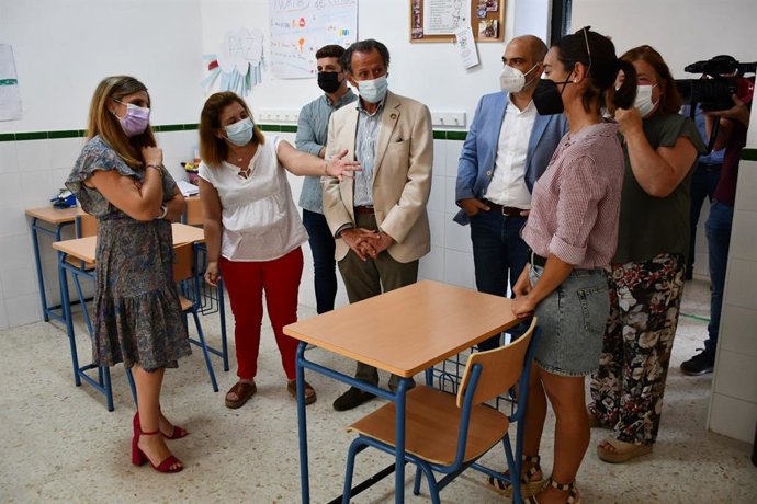 Irene García y José María Román visitan la ampliación del Centro El Olivo de Chiclana