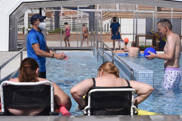 Los Centros Sociales de la Diputación de Granada cuentan ya con una piscina terapéutica