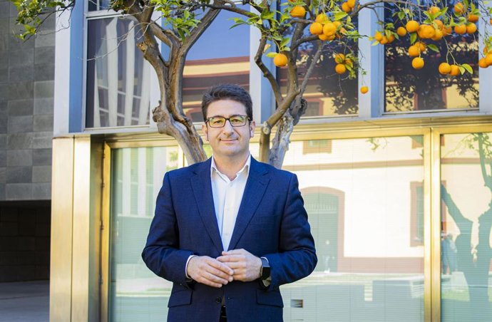 Archivo - El portavoz provincial de Ciudadanos en la Diputación de Sevilla, Manuel Benjumea, posa para cárama