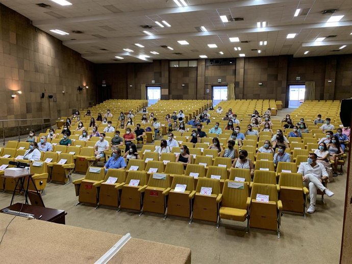 Acto de bienvenida a los 110 nuevos especialistas internos residentes en el Hospital Universitario Virgen Macarena