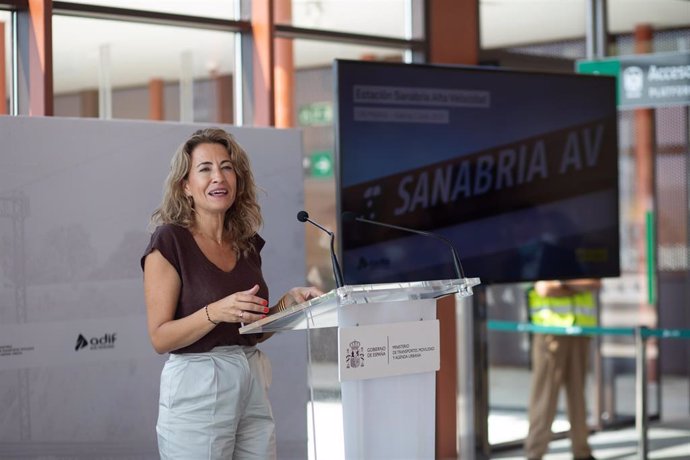 La ministra de Transportes, Movilidad y Agenda Urbana, Raquel Sánchez, durante el acto de puesta en funcionamiento de la nueva estación de Sanabria Alta Velocidad de la Línea de Alta Velocidad (LAV) Madrid-Galicia, a 21 de julio de 2021, en Otero de San