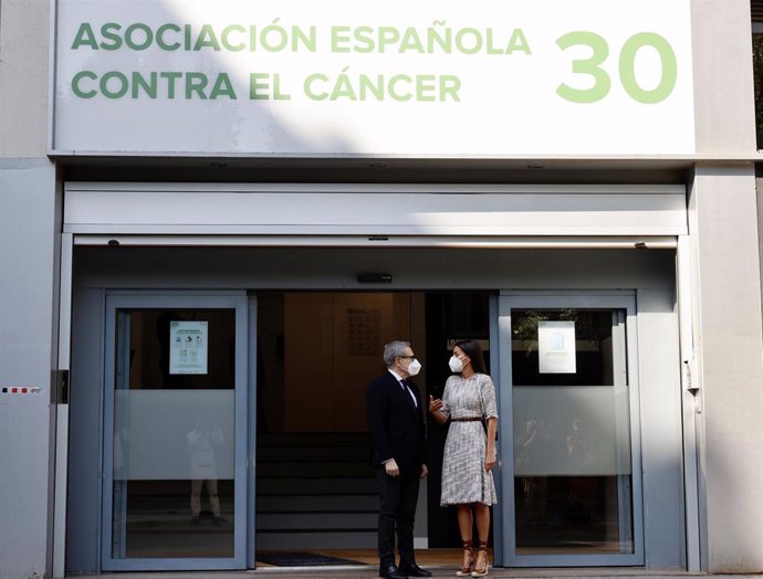 La AECC presenta a la Reina los actos conmemorativos de sus 50 años investigando en cáncer
