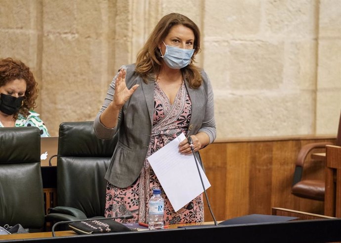 La consejera de Agricultura, Ganadería, Pesca y Desarrollo Sostenible, Carmen Crespo, en el Parlamento andaluz