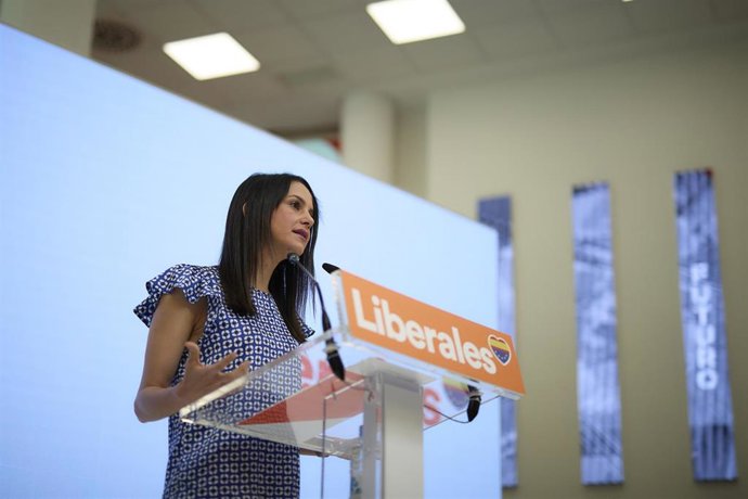 La presidenta de Ciudadanos, Inés Arrimadas, en una rueda de prensa en la sede del partido en Madrid.