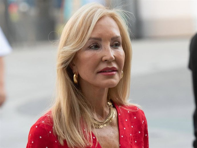 CARMEN LOMANA