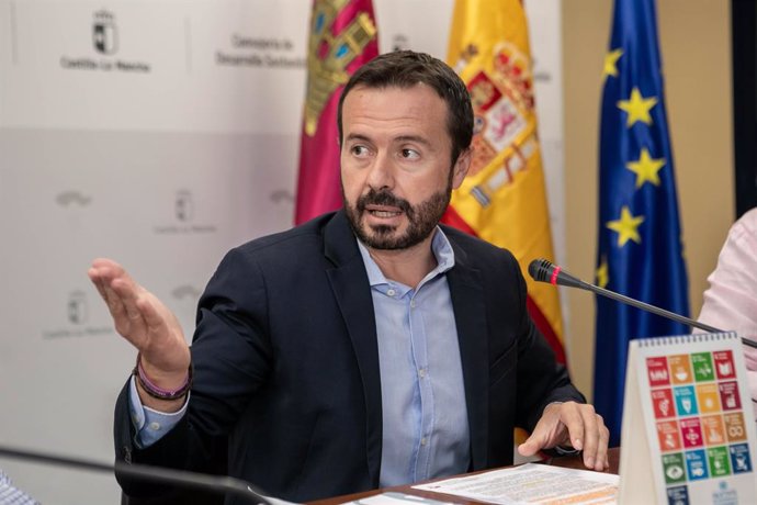 El consejero de Desarrollo Sostenible, José Luis Escudero, informa de novedades en la empresa pública medioambiental Geacam