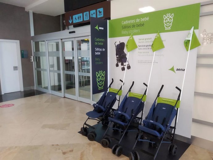 L'AEROPORT DE VALNCIA ESTRENA UN SERVICI GRATUT DE COTXETS DE BEBÉ