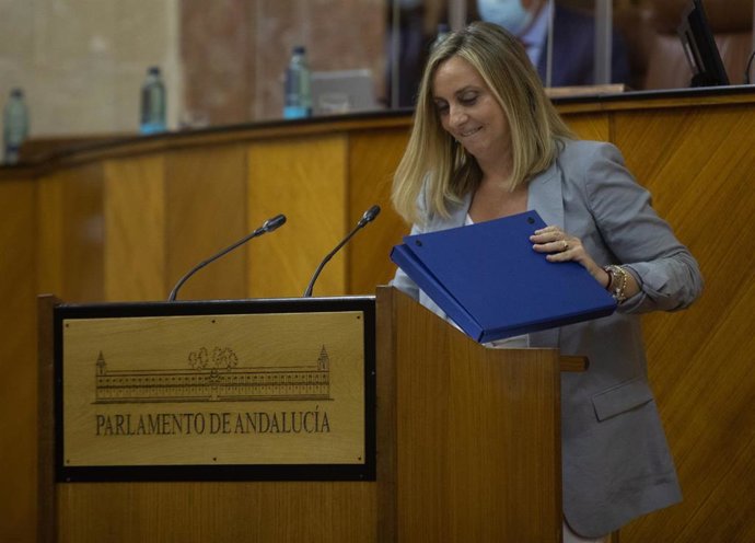 La consejera de Fomento, Infraestructuras y Ordenación del Territorio de la Junta de Andalucía, Marifrán Carazo, en foto de archivo durante su intervención en la presentación de la Ley de impulso para la sostenibilidad del territorio de Andalucía (Lista