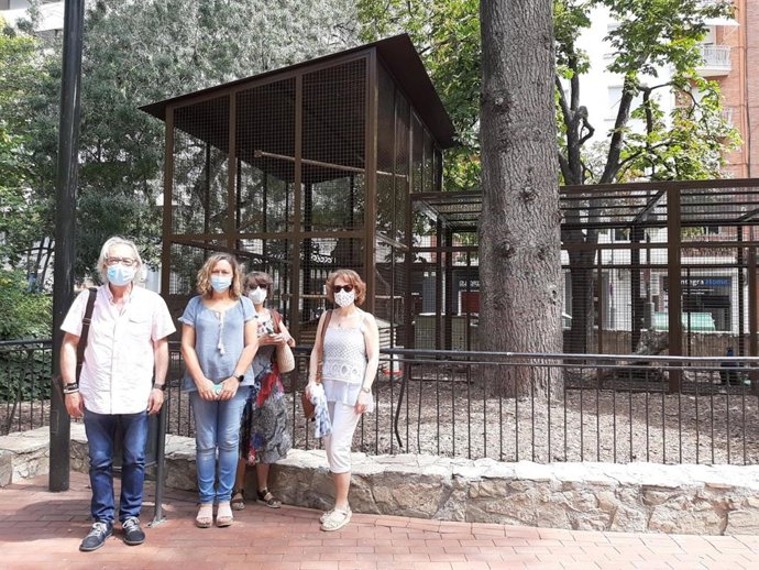 El Ayuntamiento de Logroño crea una nueva pajarera para los pavos reales del Parque del Carmen