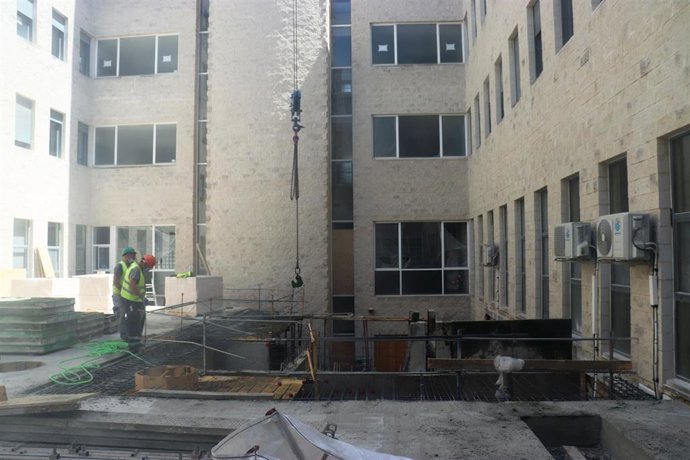 El Hospital Juan Ramón Jiménez invierte 930.000 euros en obras de ampliación de Medicina Nuclear.