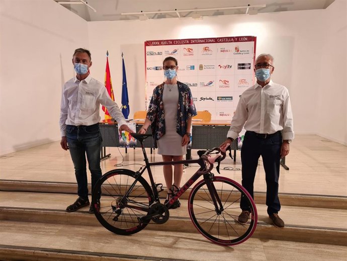 Presentación en Valladolid de la XXXV Vuelta a Ciclista a Castilla y León.