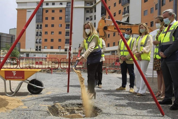 La consejera de Fomento, Marifrán Carazo, en Huelva.