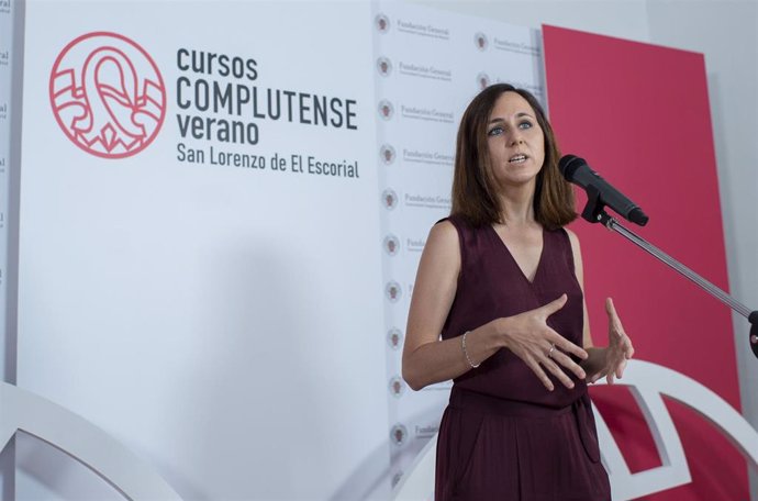 La ministra de Derechos Sociales y Agenda 2030, Ione Belarra, imparte una conferencia en los cursos de verano de la Universidad Complutense de Madrid (UCM), a 23 de julio de 2021, en San Lorenzo El Escorial,  Madrid (España). 