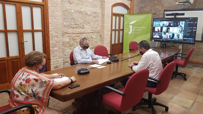 Diputación anima a pueblos de Paisajes del Olivar a sumarse a asociación que gestionará sitios protegidos.