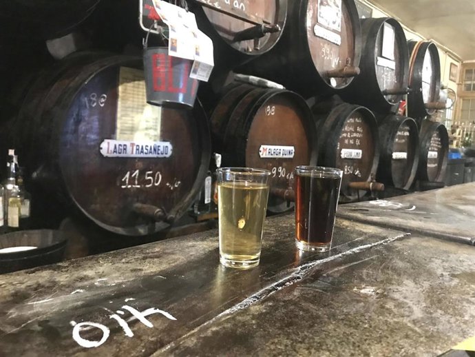 Barra de la Antigua Casa de Guardia, taberna centenaria situada en la céntrica Alameda Principal de Málaga capital