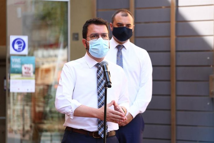 El presidente de la Generalitat, Pere Aragons, tras visitar el Ayuntamiento de Terrassa (Barcelona).